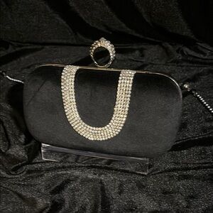 Glamorous Black Crystal Clutch with Ring Handle